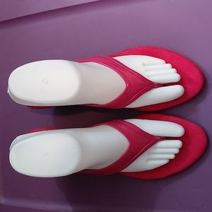 Aerosoles Hot Pink Kitten Heel Sandals Size 8